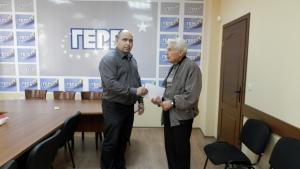 Депутатът от ГЕРБ Владислав Николов връчи дарение за църквата в
