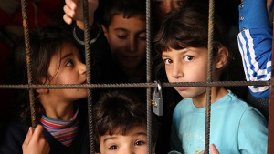 Лекари преглеждат бежанци в столицата