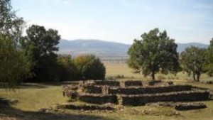 Мъж краде торби с цимент от историческа местност край Севлиево