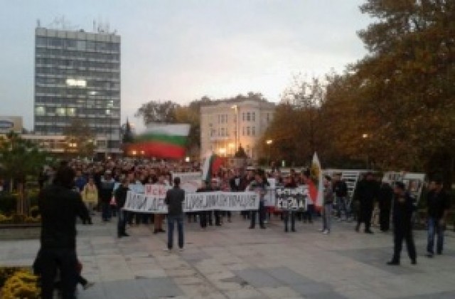 Протестиращите студенти окупират парламента