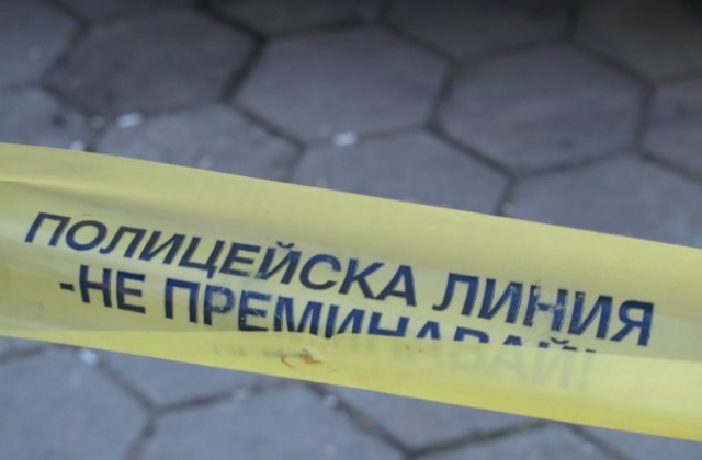 Мъж уби пенсионер и рани съпругата си