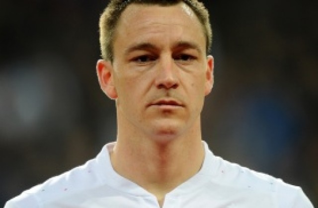 Английски национал все още очаква Джон Тери да размисли