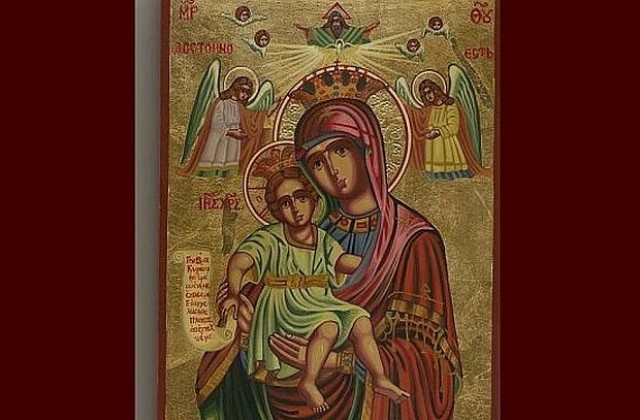 Благоевградска художничка: Иконописта е призвание