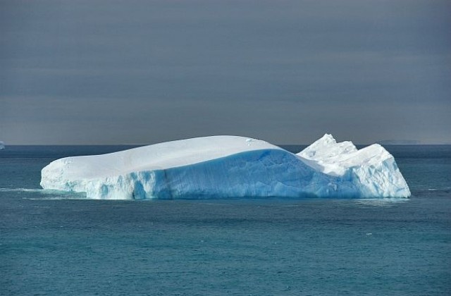 Гигантски айсберг се откъсна от Антарктида