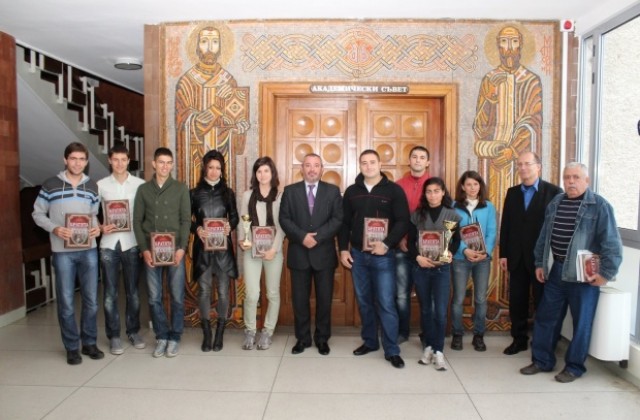 Ректорът награди шампионите на ВТУ