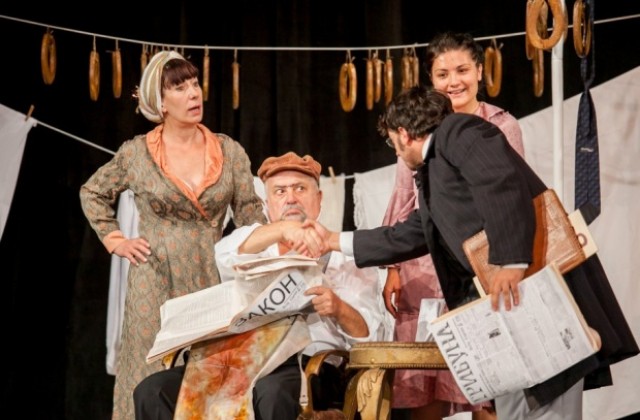 Постановката Народен представител гостува на шуменска сцена