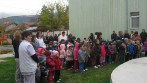 Откриха детска площадка и малко светофарно градче