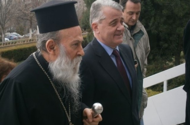 Почина неврокопският митрополит Натанаил