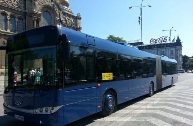 Новите автобуси пристигат във Варна в четвъртък