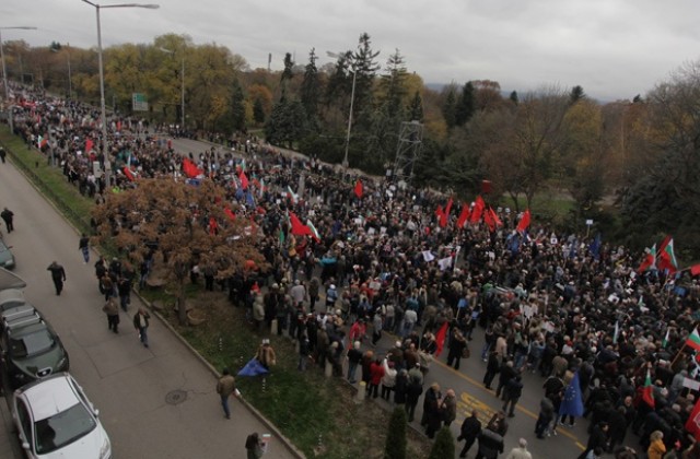 МВР: 50 000 души на митинга в София, 15 000 в Пловдив