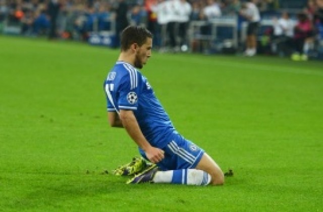 Невероятно: Азар пак дърпа Специалния за опашката