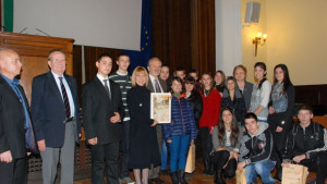 Ученици от ПМГ седнаха в стола на академиците от БАН