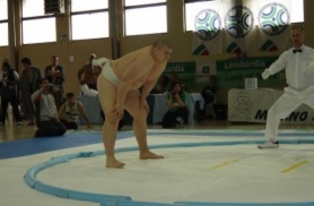 Аоияма претърпя второ поражение във Фукуока