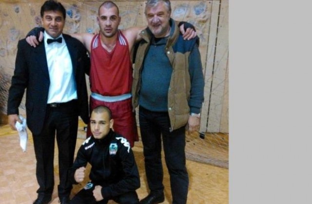 Пламен Недялков се върна на родния боксов връх