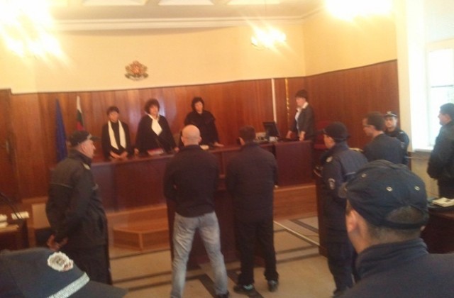 Повдигнаха обвинения за убийството на 16-годишния Николай от Враца