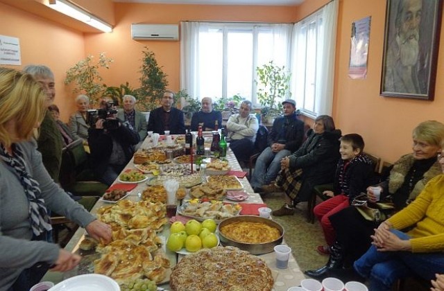 Жените социалистки с кулинарни изкушения