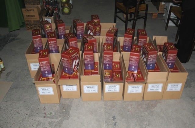 Младежи нахлуват в магазин след полунощ, крадат алкохол