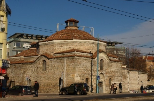 Община Пловдив продължава битката с Мюфтийството за Баня Старинна