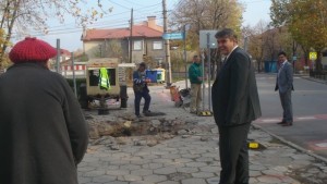 Обезопасяват пропадналия тротоар