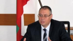 Губернаторът кани на среща искащите оставката му