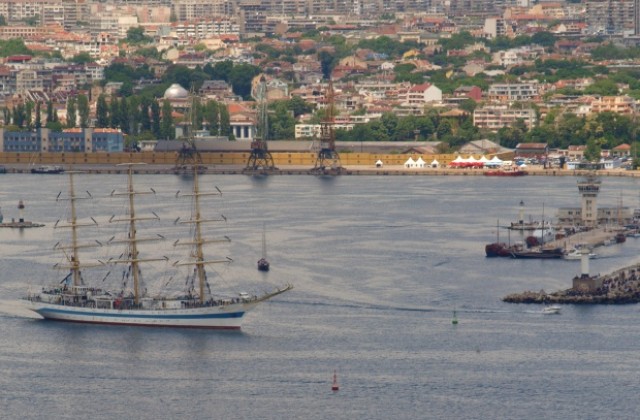 Инспектори проверяват подготовката на регатата „Тол Шипс“