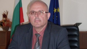Община Харманли осигурява дърва за бежанския лагер