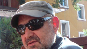 Иван Добчев с наградата лице на димитровградския театър