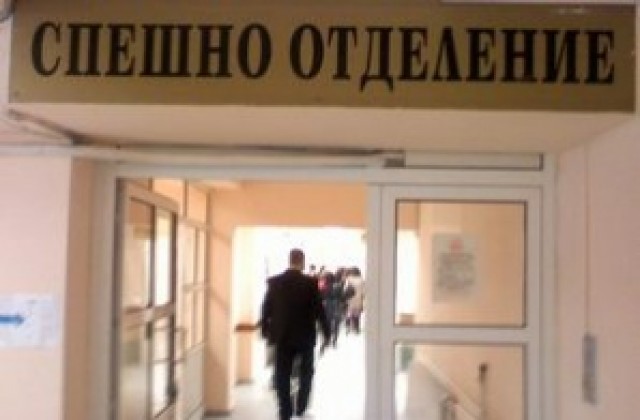 Бус блъсна кола, шестима контузени