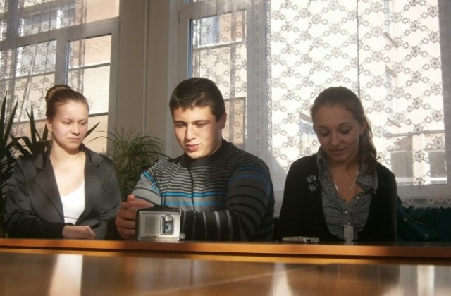 Габровски ученик смути евродепутати с темата за сирийските бежанци