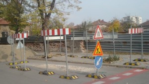 Водният проект спира движението по ул Петлешков