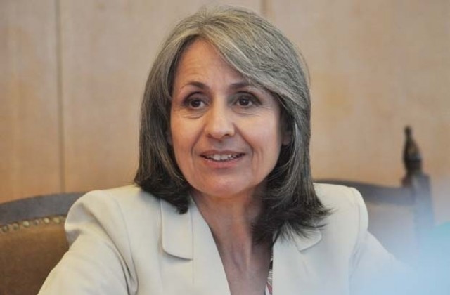Маргарита Попова е първият носител на почетното отличие на Института за литература