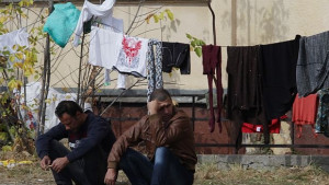 Смъртта на бежанец доведе до бунт в лагера във Военна