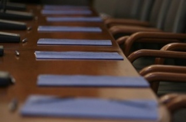 Увеличават се работещите по трудови договори с фиктивни клаузи