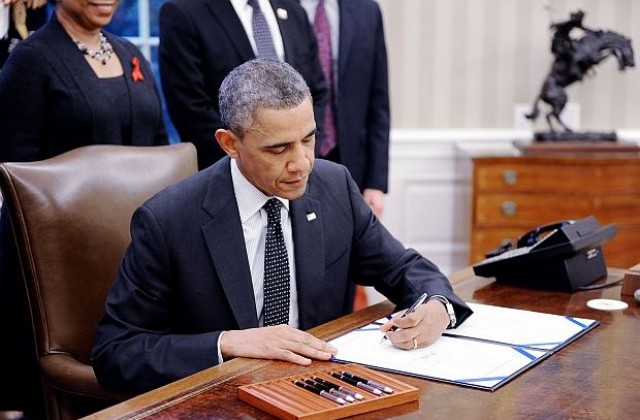 Медии протестираха срещу забраната фотографи да снимат Обама в Белия дом