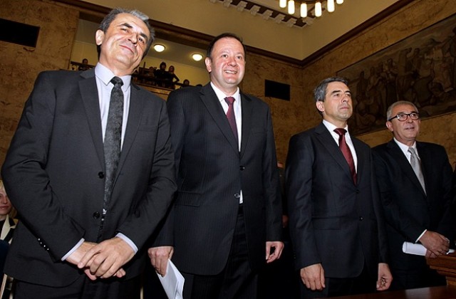 Плевнелиев, Орешарски и Миков рамо до рамо за адвокатския празник