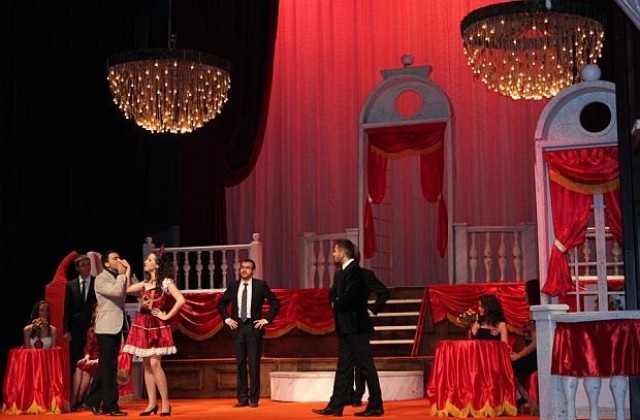 Студенти завладяват благоевградската сцена с „Царицата на чардаша”