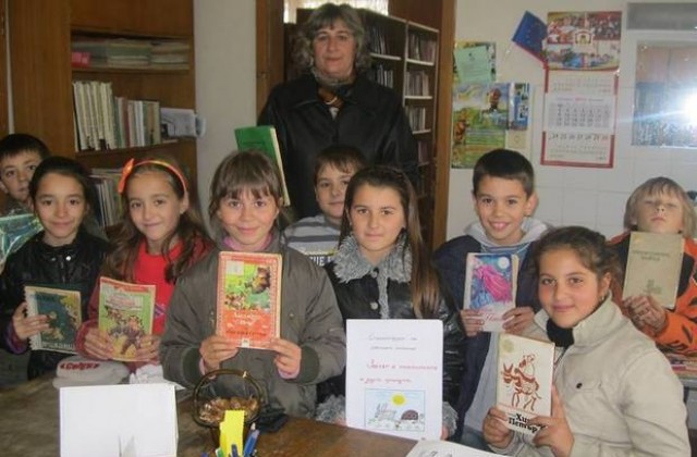 Ученици от основни училища в Левски осиновиха книги