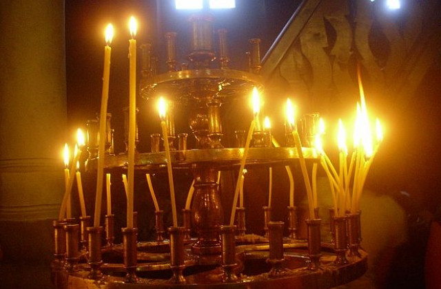 Почитаме паметта на Свети Климент Охридски