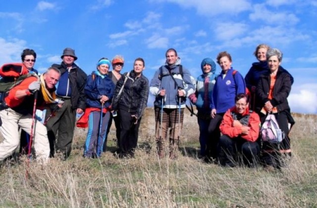 Туристи от дружество „Осогово посетиха пещерата Меча дупка