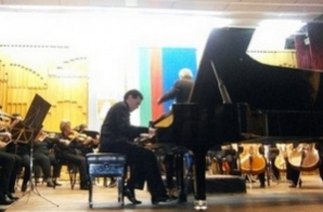Брилянтният Людмил Ангелов отново е гост на Плевенска филхармония