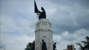 ВМРО с почетна стража пред паметник Майка България