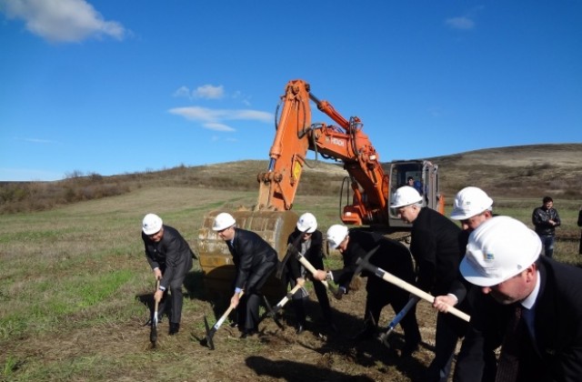 Павликени, Свищов и още три общини с общо депо за отпадъци, направиха първата копка