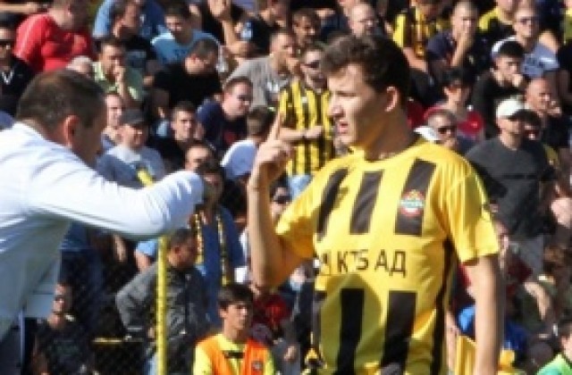 Неделев и Огнянов с пълно участие в едночасов спаринг между Ботев и Раковски