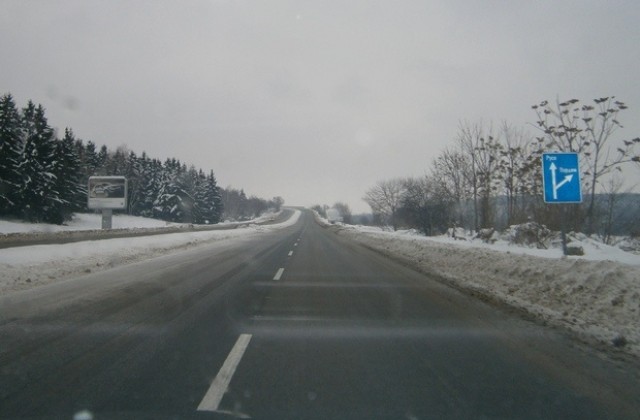 Aвтомобили закъсаха  на пътя София-Русе край Плевен