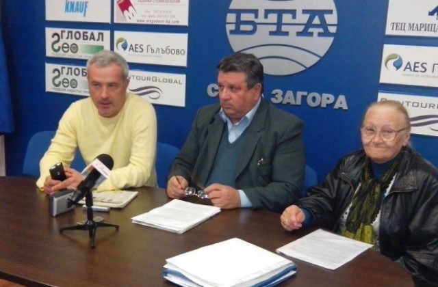 Искат уволнението на Иванка Сотирова