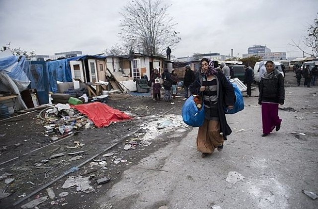 Един от най-големите ромски лагери във Франция вече не съществува
