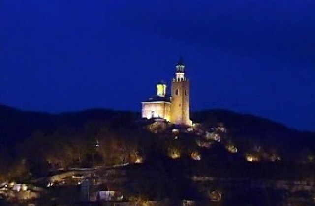 Шоуто Звук и светлина с чаша шампанско всеки петък до Коледа