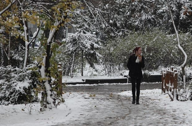 Валежите спират