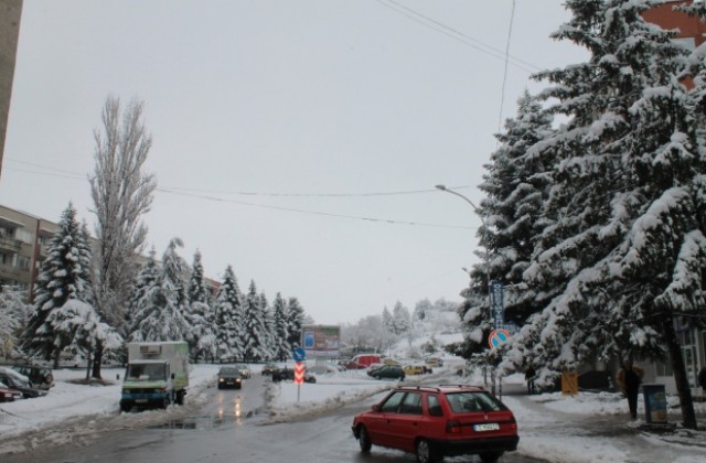 5 села в Търговищко все още са без ток, пътищата са проходими
