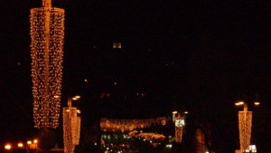 Палят коледните светлини на 2 декември празнични концерти и атракции